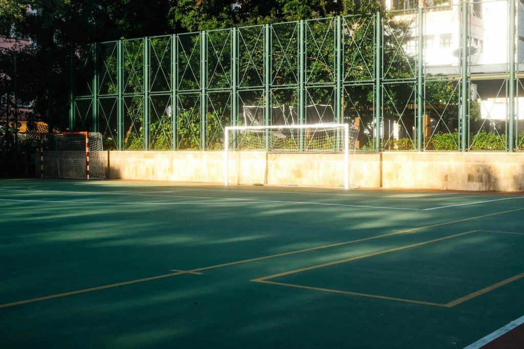 Wagering during breaks and pauses